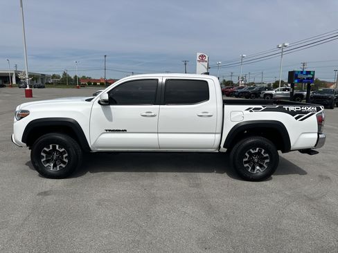 Certified 2022 Toyota Tacoma TRD Off-Road image 8