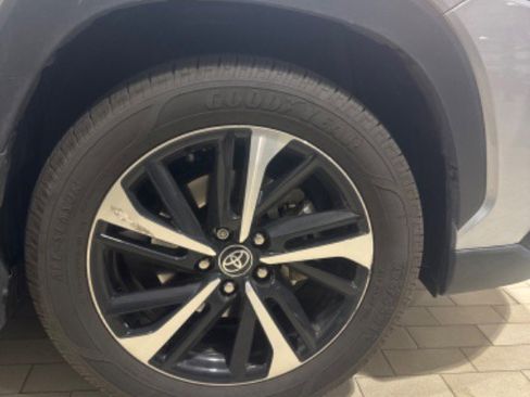 Certified 2025 Toyota Corolla Cross AWD Hybrid w/ Convenience Package image 40