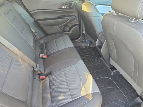 New 2026 Chevrolet Trax LT w/ LT Convenience Package FWD image 11