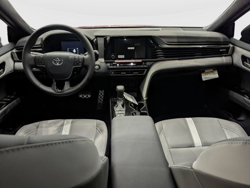 Used 2026 Toyota Camry SE w/ Convenience Package FWD image 15