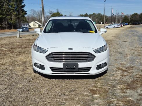 Used 2015 Ford Fusion SE w/ Equipment Group 201A image 2
