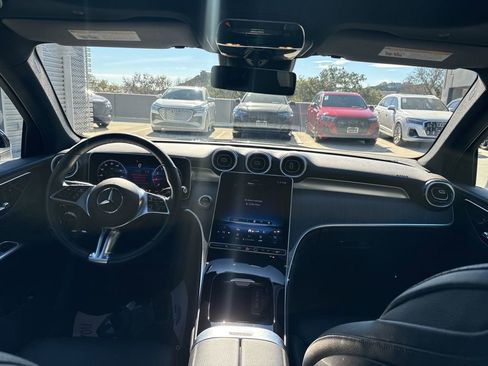 Used 2025 Mercedes-Benz GLC 300 4MATIC image 19