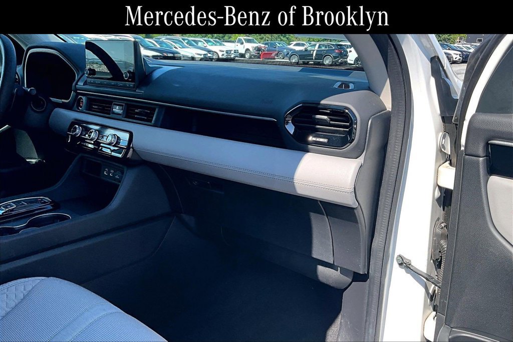 Used 2023 Honda Pilot LX image 18