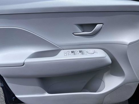 Certified 2025 Hyundai Kona SEL FWD image 19