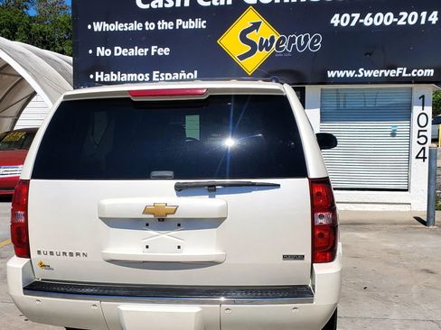 Used 2012 Chevrolet Suburban LTZ RWD image 11