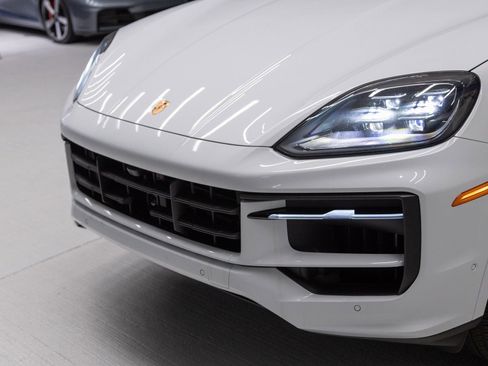 New 2026 Porsche Cayenne AWD/4WD image 31