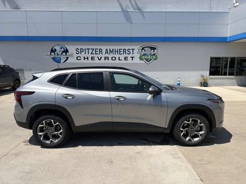 Used 2024 Chevrolet Trax LT w/ Driver Confidence Package FWD image 11
