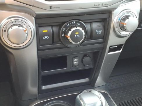 Used 2016 Toyota 4Runner SR5 Premium AWD/4WD image 27