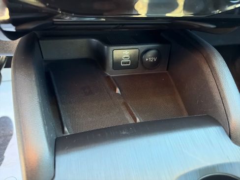 Used 2024 Ford Escape Platinum w/ Premium Technology Package image 25