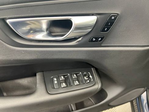 Used 2023 Volvo XC60 B5 Plus AWD/4WD image 13