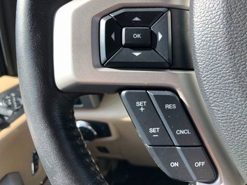 Used 2019 Ford F350 Lariat w/ Chrome Package image 5