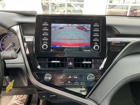 Used 2021 Toyota Camry SE FWD image 23