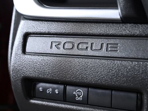 Used 2024 Nissan Rogue S AWD/4WD image 20