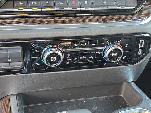 Used 2025 GMC Sierra 1500 Elevation w/ Preferred Package image 23