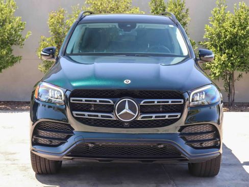 Used 2023 Mercedes-Benz GLS 450 4MATIC image 2