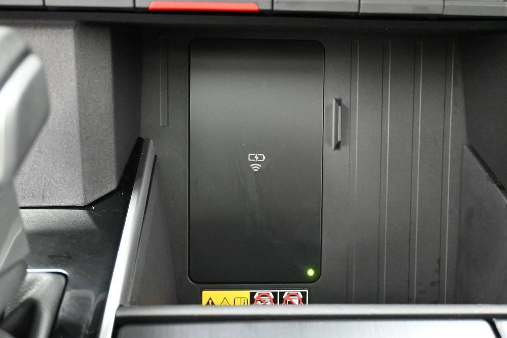 Used 2025 Toyota Sequoia Platinum AWD/4WD image 24