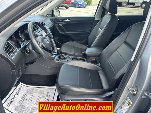 Used 2020 Volkswagen Tiguan SE w/ Panoramic Sunroof Package AWD/4WD image 12