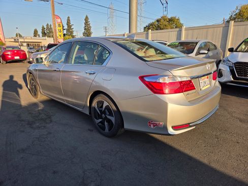 Used 2014 Honda Accord Plug-In Sedan image 2