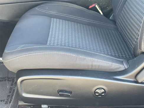 Used 2019 Dodge Challenger SXT image 19