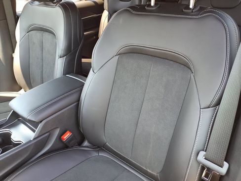 New 2026 Jeep Grand Cherokee L 4WD image 19