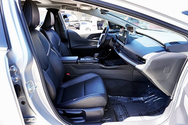 Used 2024 Toyota Prius Limited w/ Limited Premium Package FWD image 18