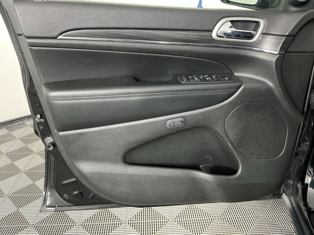 Used 2019 Jeep Grand Cherokee Limited AWD/4WD image 8