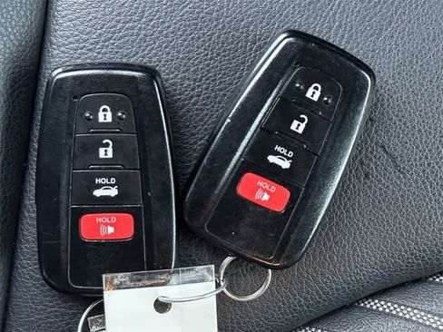 Used 2019 Toyota Camry SE image 20