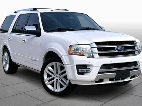 Used 2015 Ford Expedition Platinum image 3