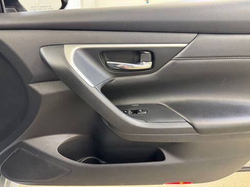 Used 2016 Nissan Altima 2.5 SL w/ 2.5 Technology w/LED Package image 28