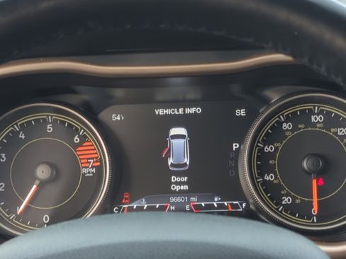 Used 2018 Jeep Cherokee Limited image 11