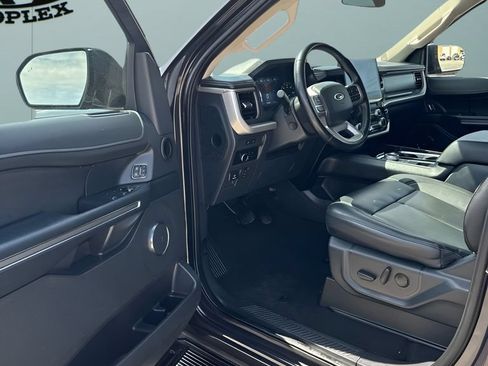 Used 2024 Ford Expedition XLT RWD image 12