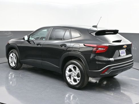 Certified 2025 Chevrolet Trax LS w/ LS Convenience Package image 5