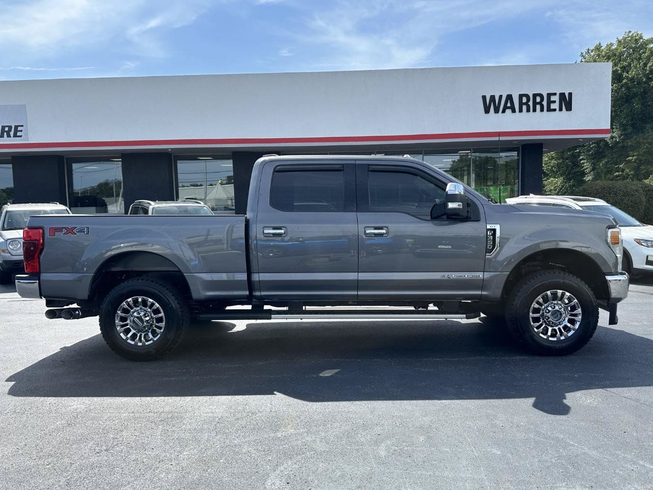 Used 2022 Ford F350 XLT w/ XLT Premium Package AWD/4WD image 16