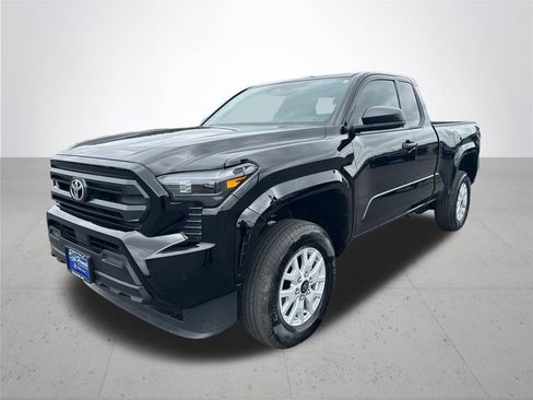 Certified 2026 Toyota Tacoma SR w/ SR Upgrade Package AWD/4WD image 2
