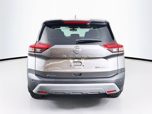 Used 2023 Nissan Rogue SV AWD/4WD image 6
