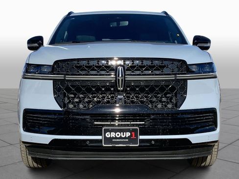New 2026 Lincoln Navigator L Reserve w/ Jet Appearance Package AWD/4WD image 3