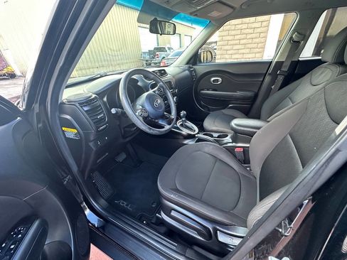 Used 2018 Kia Soul Base 4dr Crossover 6A image 5