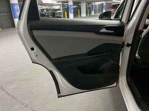 Used 2022 Volkswagen Taos S image 19