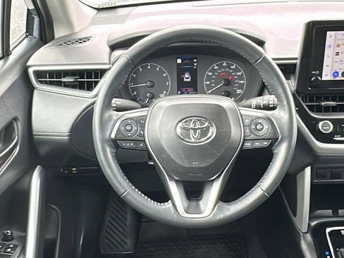 Used 2024 Toyota Corolla Cross LE image 12