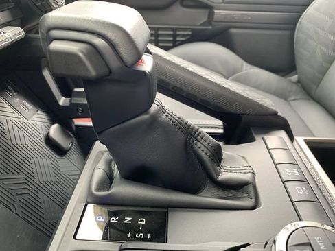 Used 2025 Toyota 4Runner TRD Off-Road Premium AWD/4WD image 25