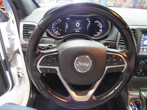 Used 2021 Jeep Grand Cherokee Laredo AWD/4WD image 15