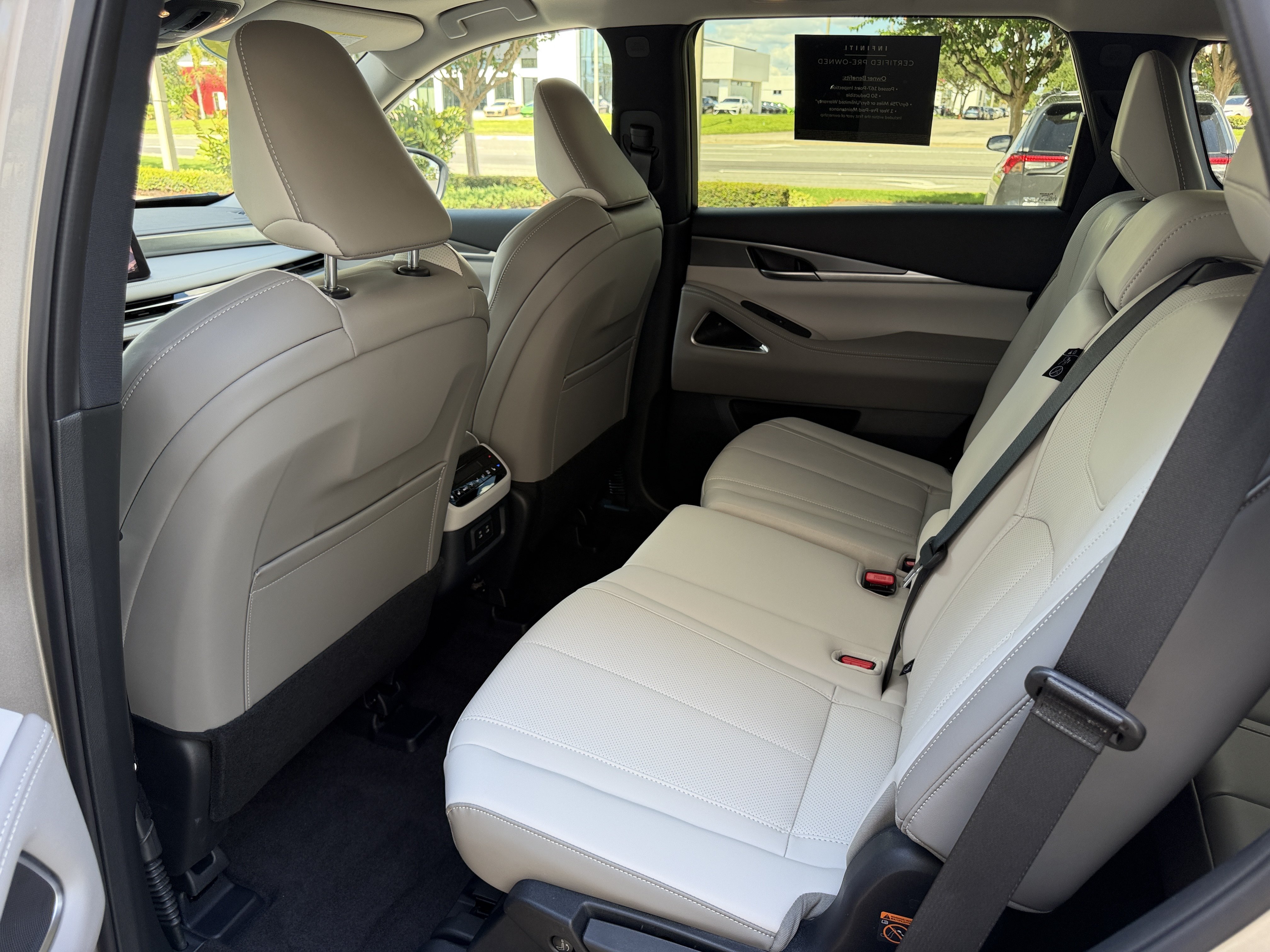 Certified 2027 INFINITI QX60 Luxe w/ Cargo Package FWD image 18