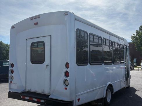 Used 2017 Ford E-450 and Econoline 450 Super Duty w/ Shuttle Bus Prep Package RWD image 3