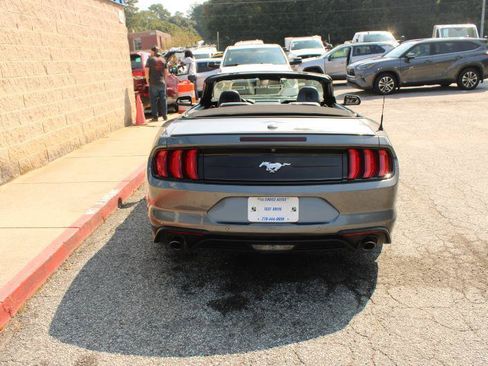 Used 2022 Ford Mustang Premium RWD image 5