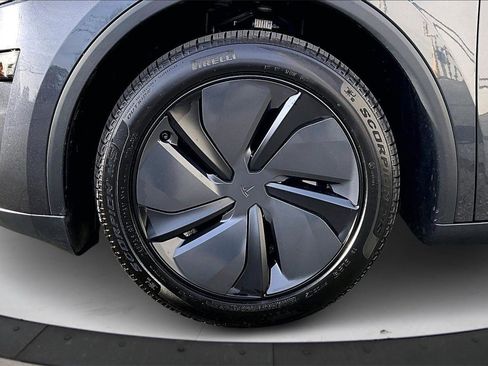 Used 2026 Tesla Model Y AWD image 31