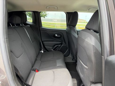 Used 2020 Jeep Renegade Altitude FWD image 27