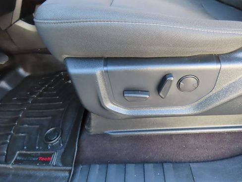 Used 2019 Ford F150 XLT w/ Equipment Group 302A Luxury AWD/4WD image 11