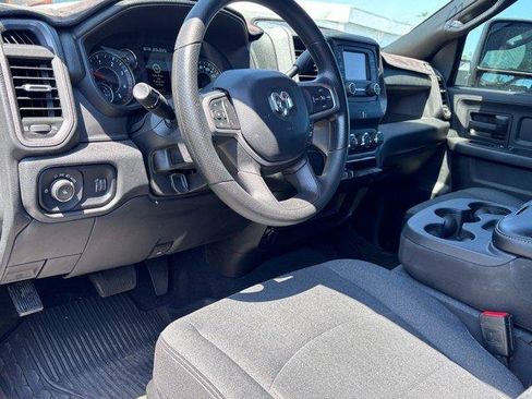 Used 2024 RAM 2500 Tradesman w/ Chrome Appearance Group AWD/4WD image 7