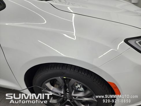 New 2026 Chrysler Pacifica Select image 27