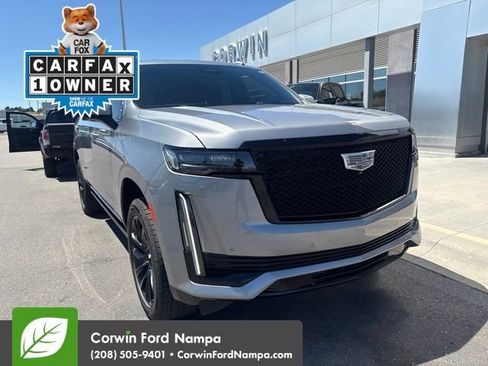 Used 2023 Cadillac Escalade ESV Sport w/ LPO, ONYX Package AWD/4WD image 5